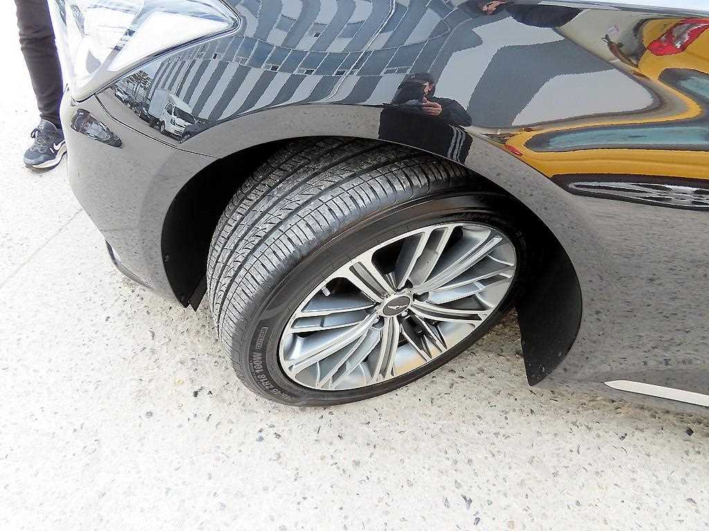 Genesis G80 — photo 20