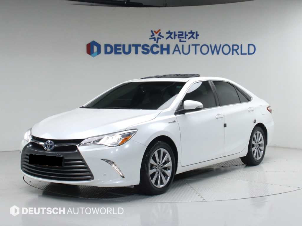 Toyota Camry — photo 01