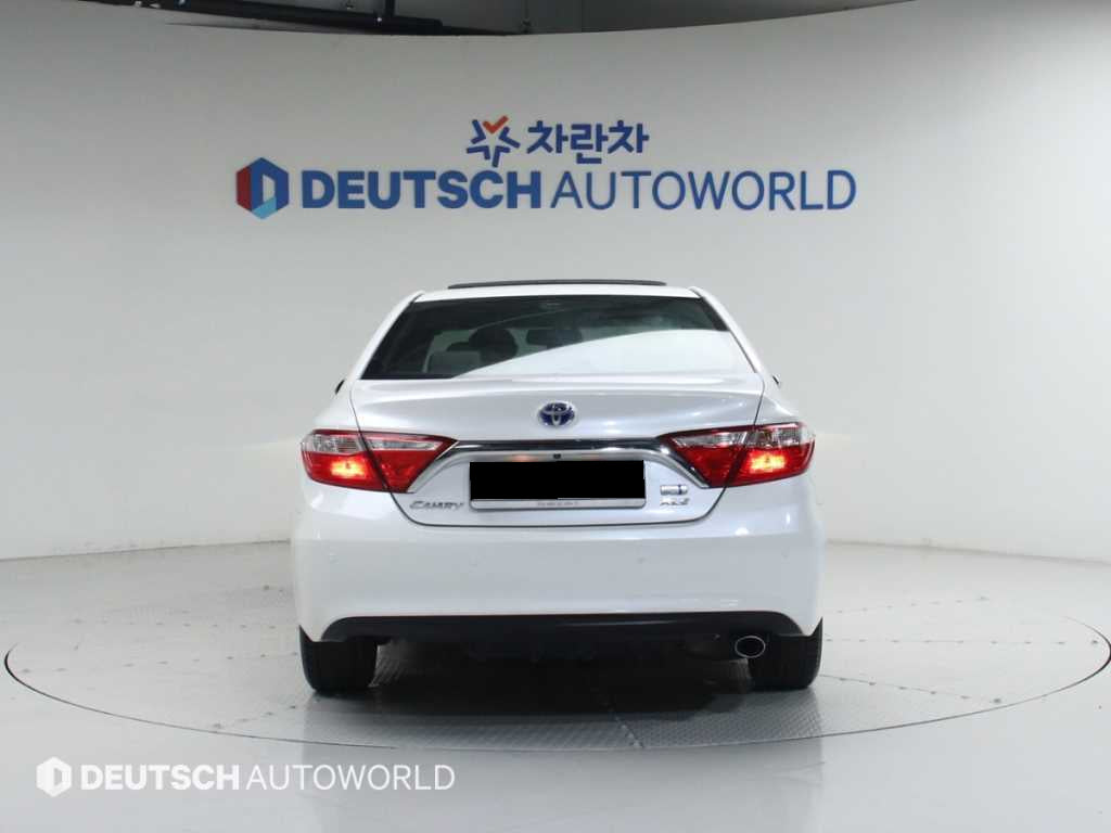 Toyota Camry — photo 04
