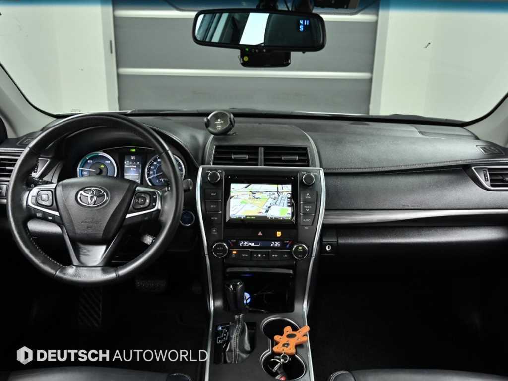 Toyota Camry — photo 07