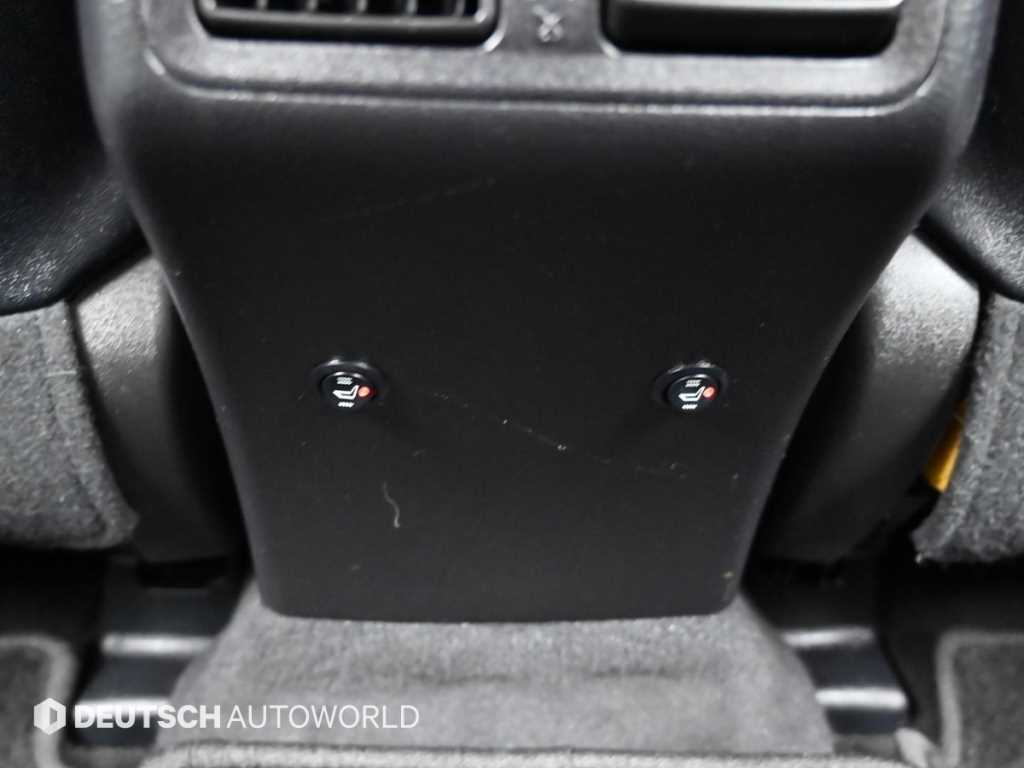 Toyota Camry — photo 16