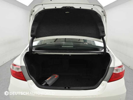 Toyota Camry — photo 19