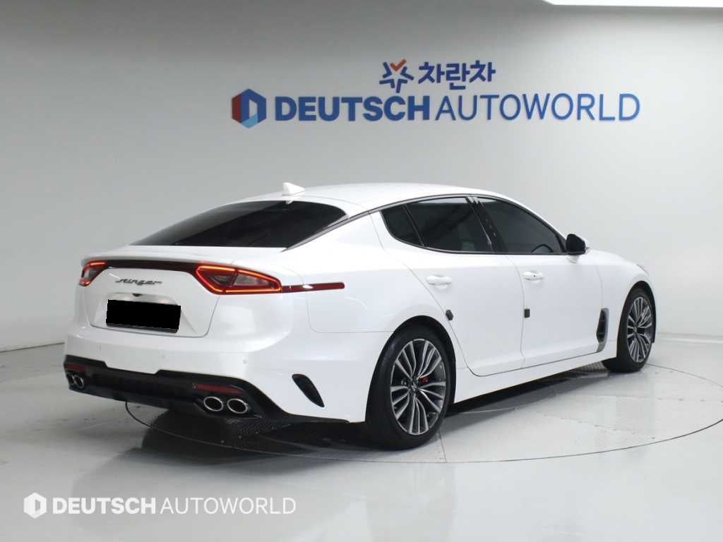 Kia Stinger — photo 02