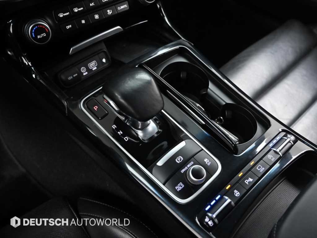Kia Stinger — photo 09