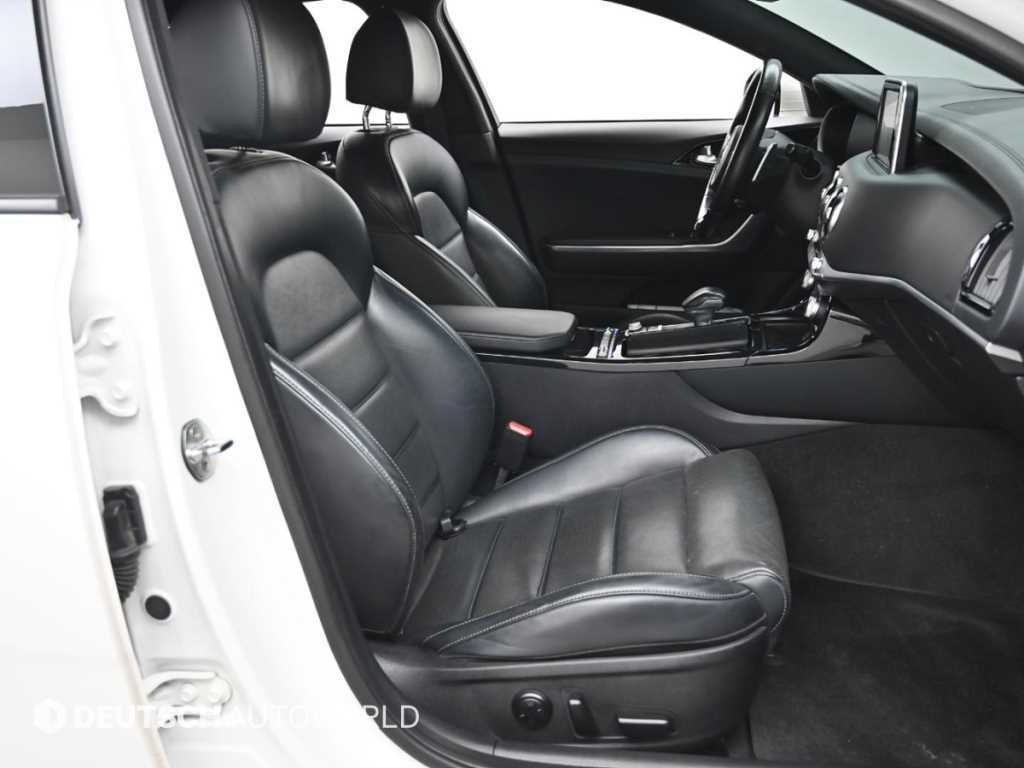 Kia Stinger — photo 10