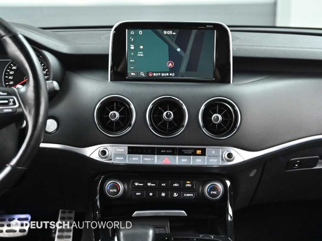 Kia Stinger — photo 14