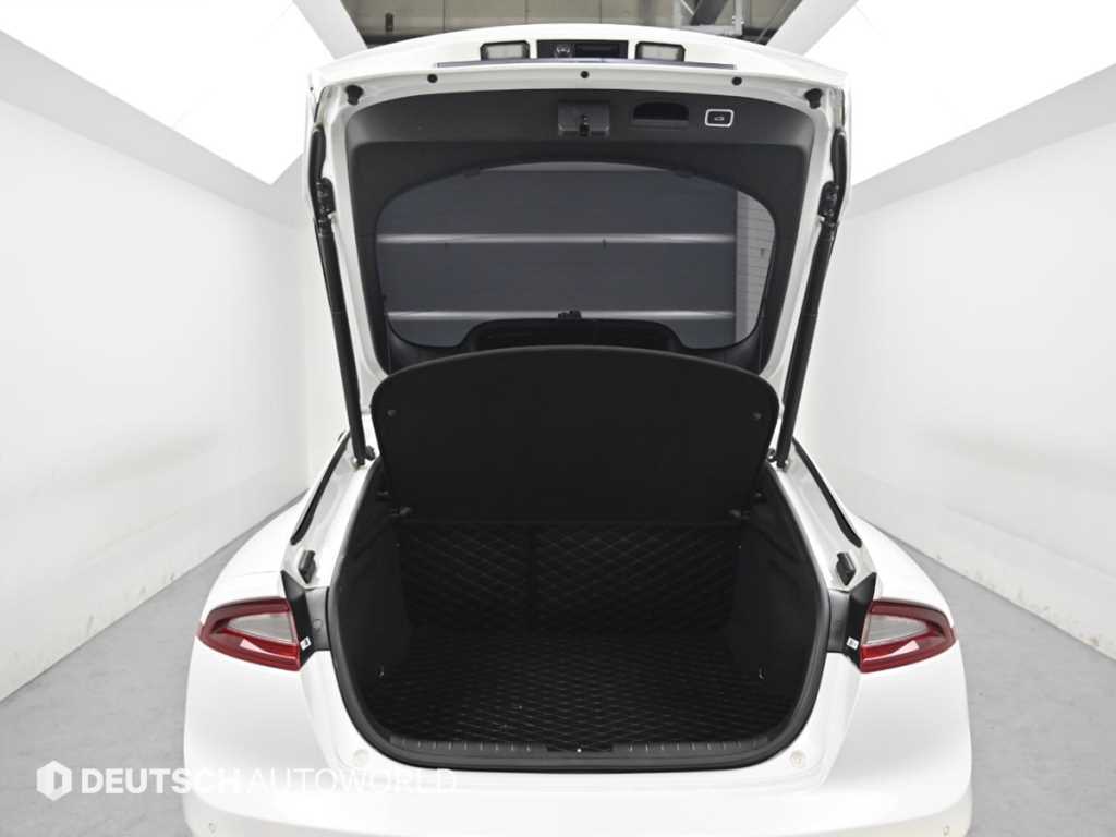 Kia Stinger — photo 19