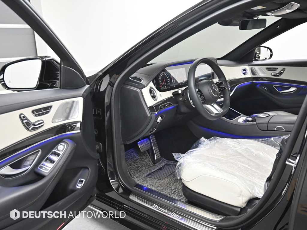 Mercedes-Benz S-Class — photo 11