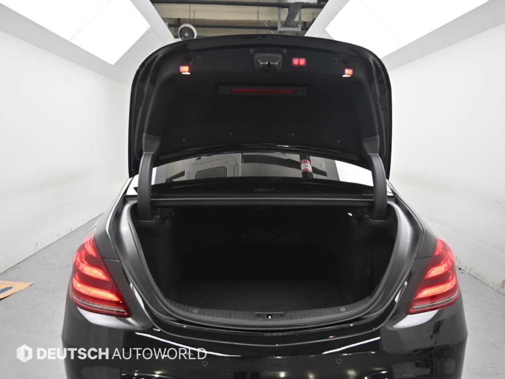 Mercedes-Benz S-Class — photo 19