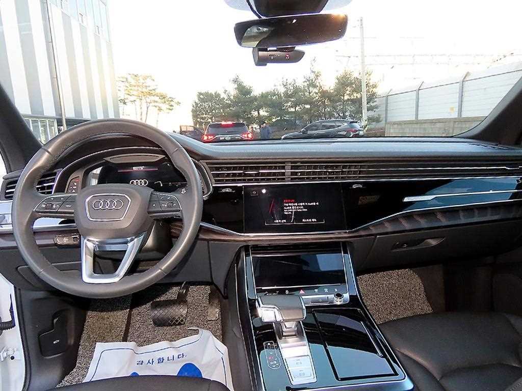 Audi Q7 — photo 07