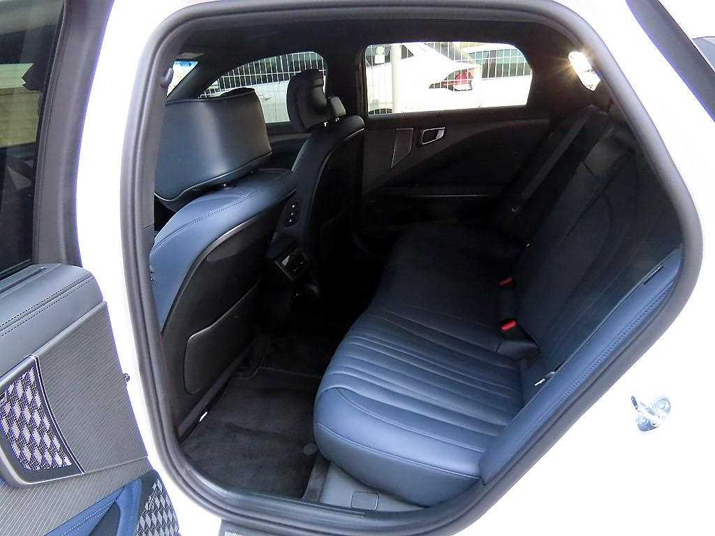 Kia K8 — photo 06
