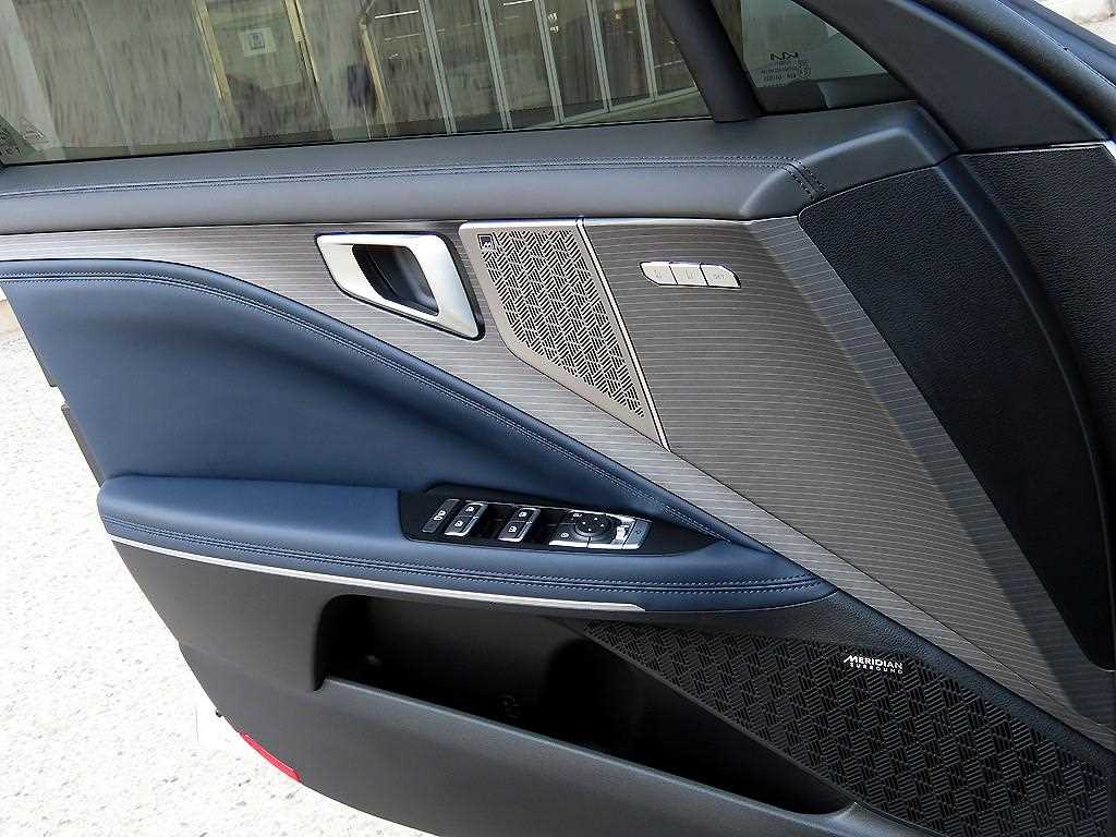 Kia K8 — photo 12