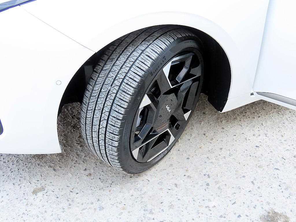 Kia K8 — photo 20