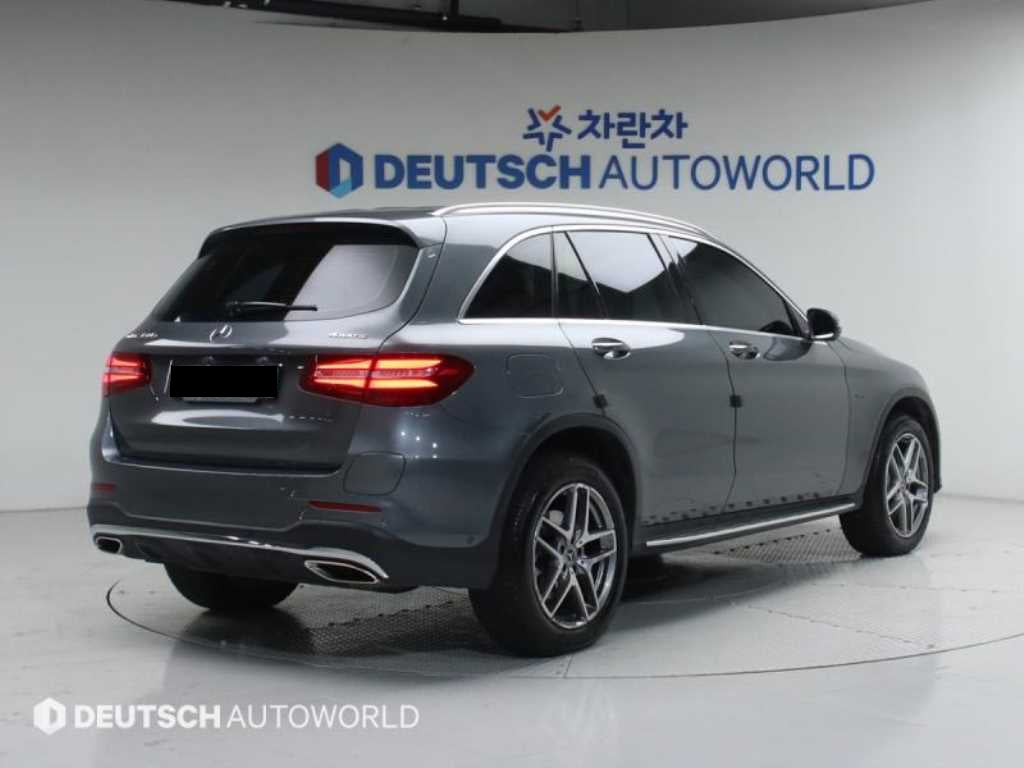 Mercedes-Benz GLC-Class — photo 02
