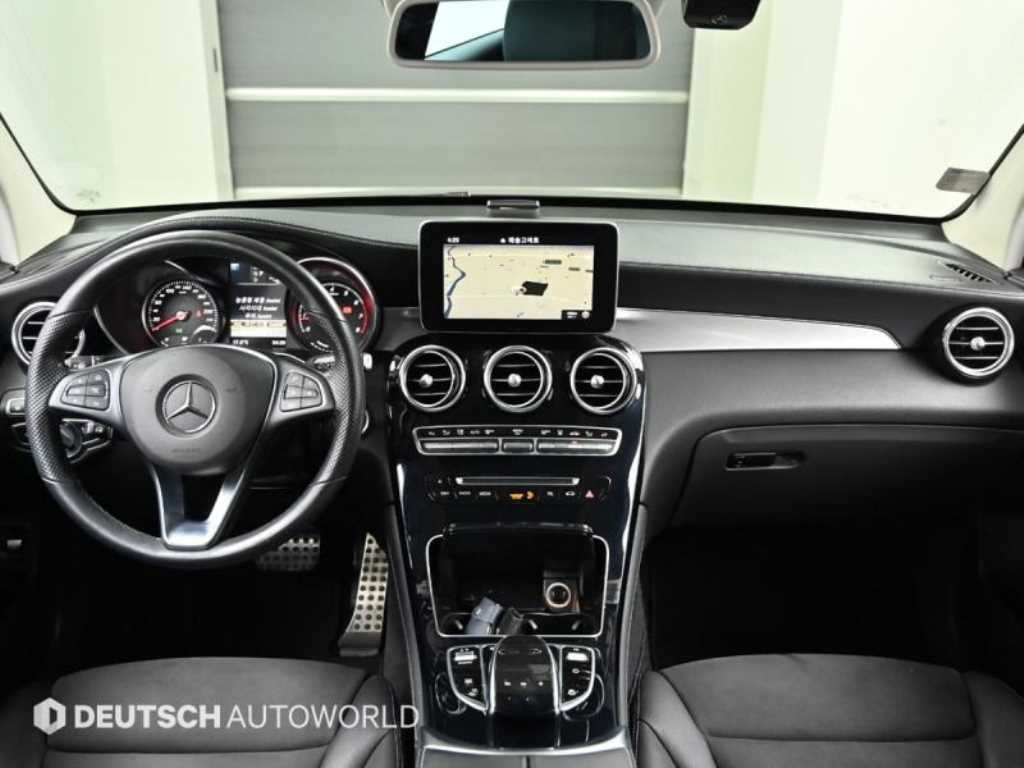 Mercedes-Benz GLC-Class — photo 07
