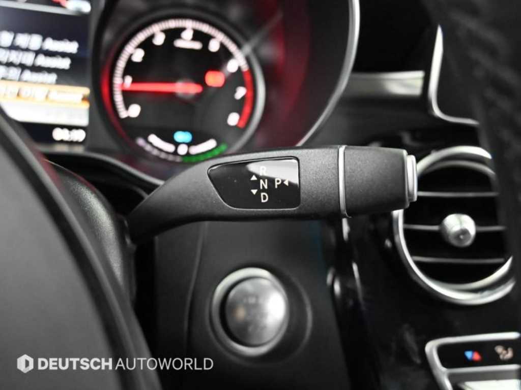 Mercedes-Benz GLC-Class — photo 09