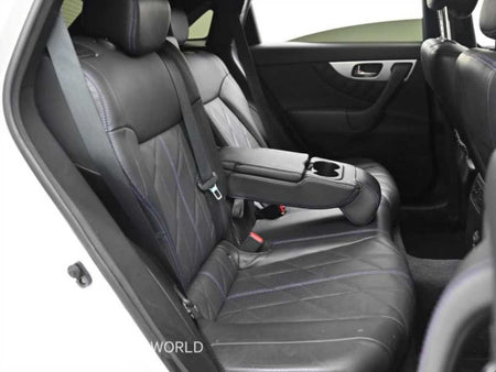 Infiniti QX70 — photo 12