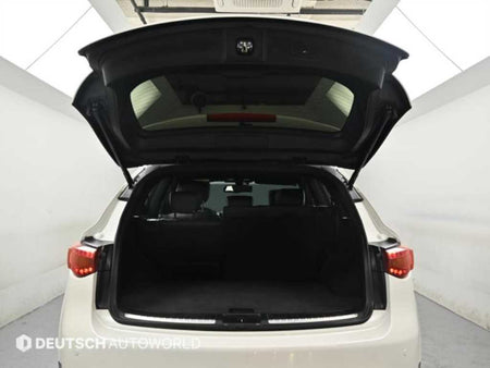 Infiniti QX70 — photo 19
