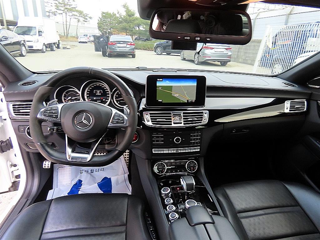 Mercedes-Benz CLS-Class — photo 07