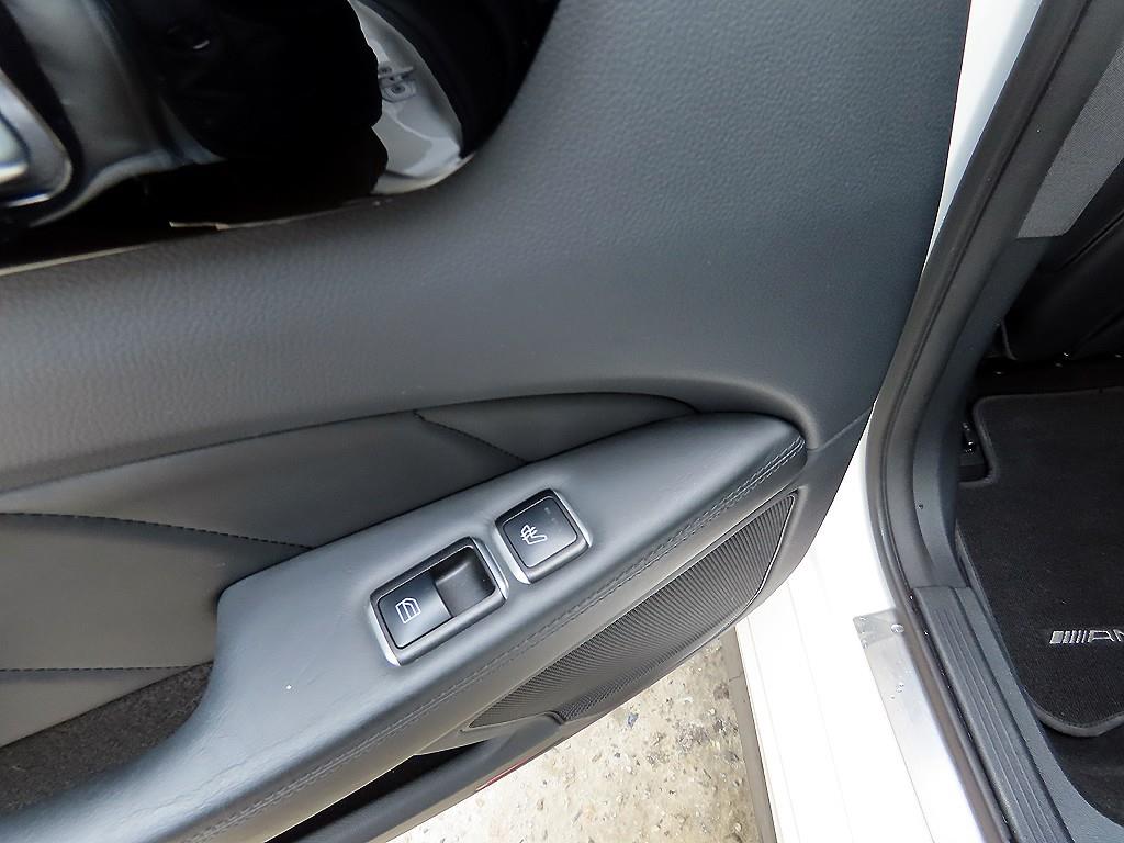 Mercedes-Benz CLS-Class — photo 15