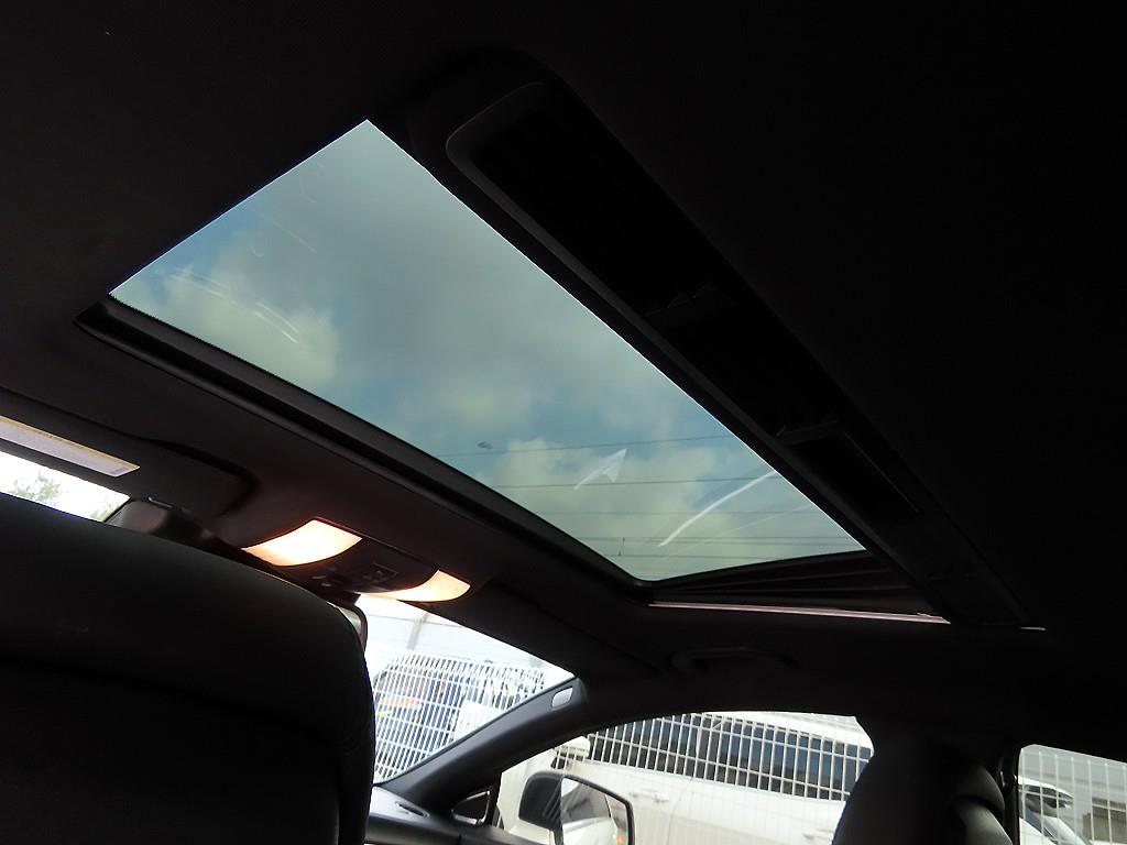 Mercedes-Benz CLS-Class — photo 17