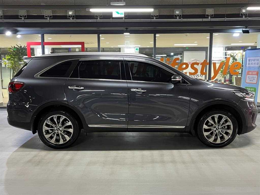 Kia Sorento — photo 03