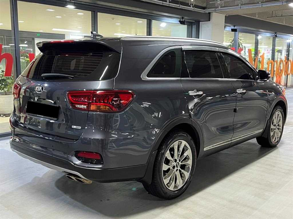 Kia Sorento — photo 04