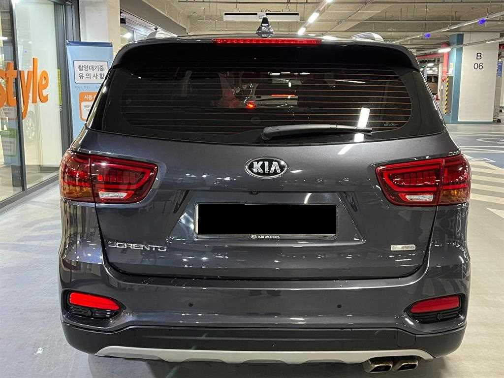 Kia Sorento — photo 05