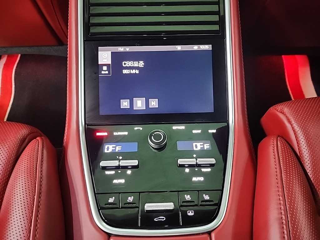 Porsche Panamera — photo 13