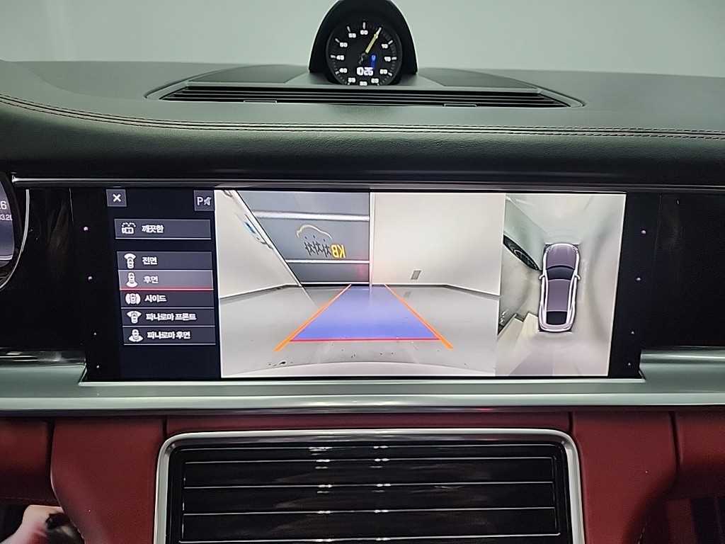 Porsche Panamera — photo 16