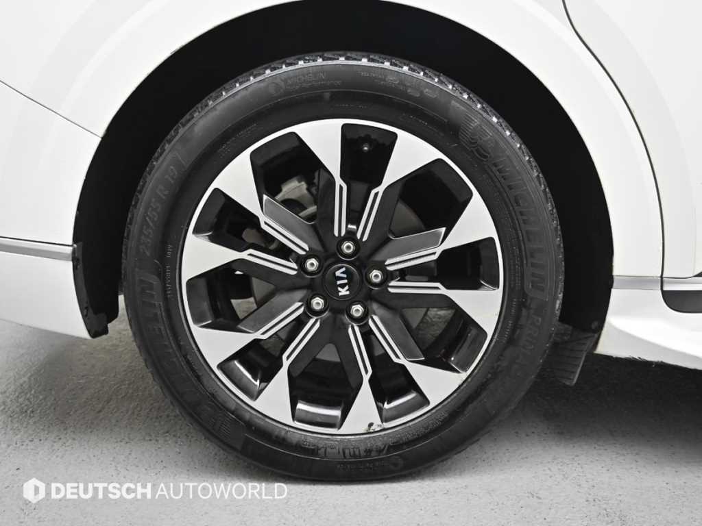 Kia Carnival — photo 05