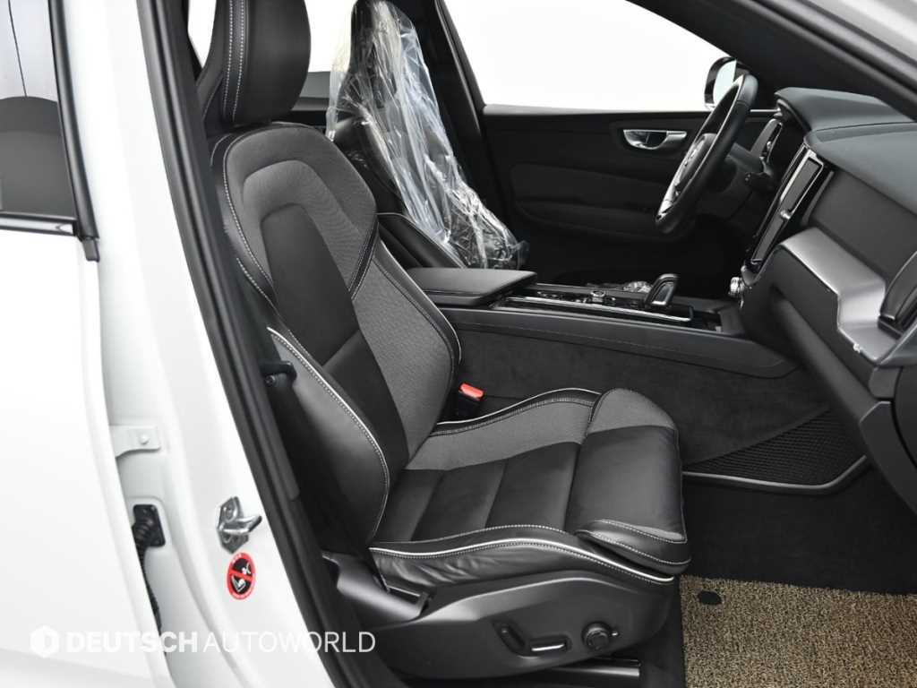 Volvo XC60 — photo 10