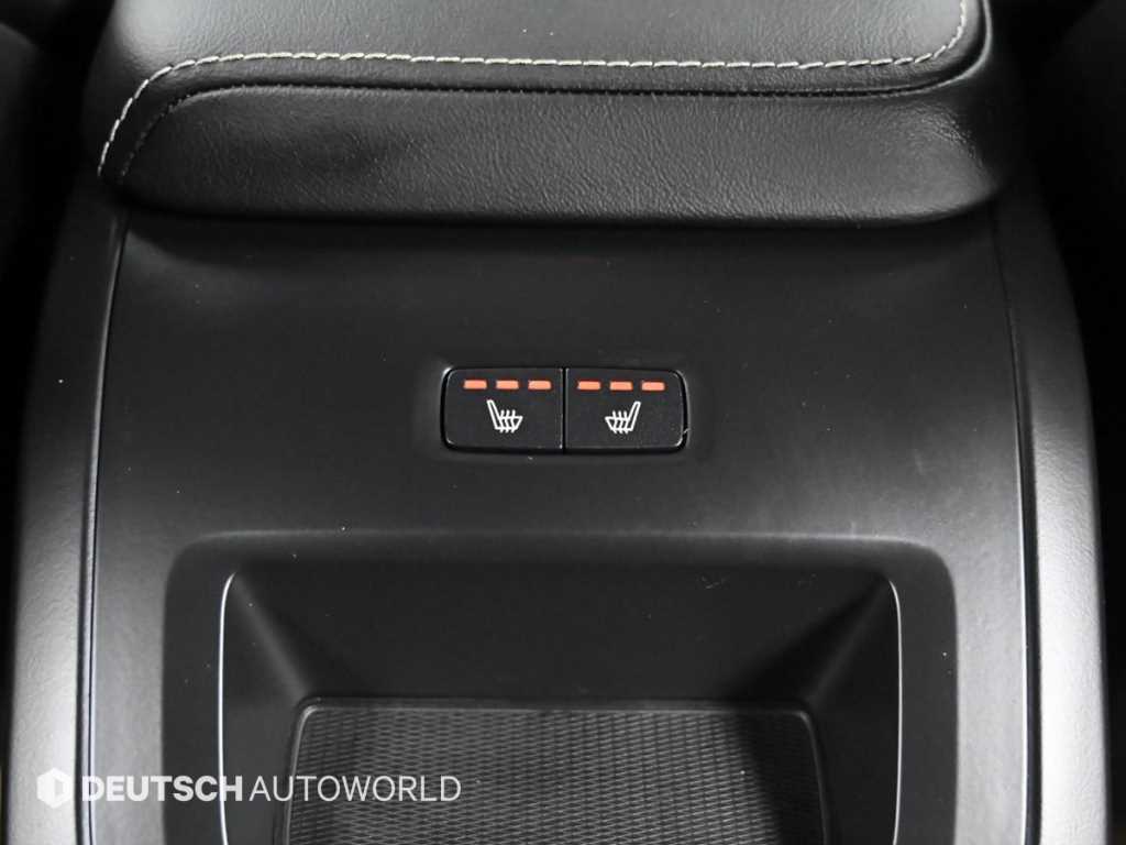 Volvo XC60 — photo 16