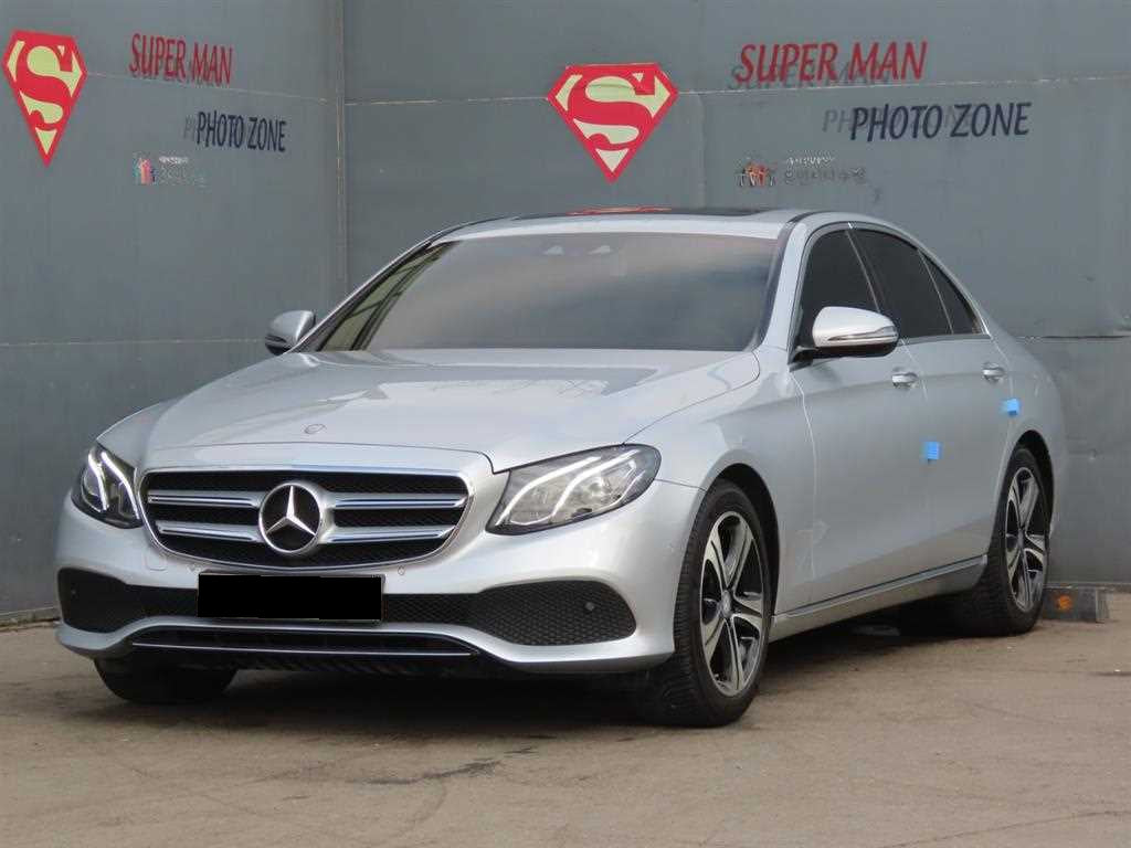 Mercedes-Benz E-Class — photo 01