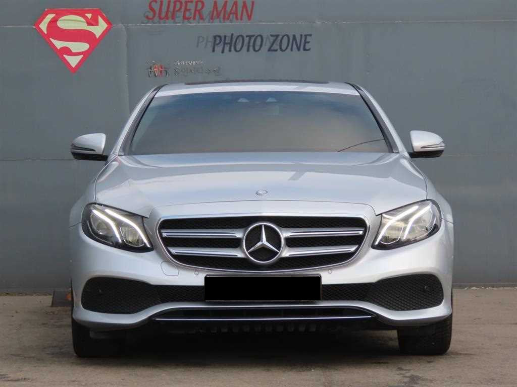 Mercedes-Benz E-Class — photo 02