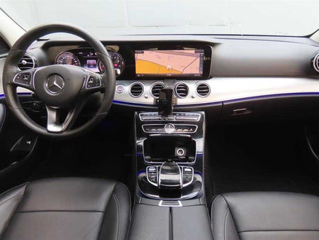 Mercedes-Benz E-Class — photo 08