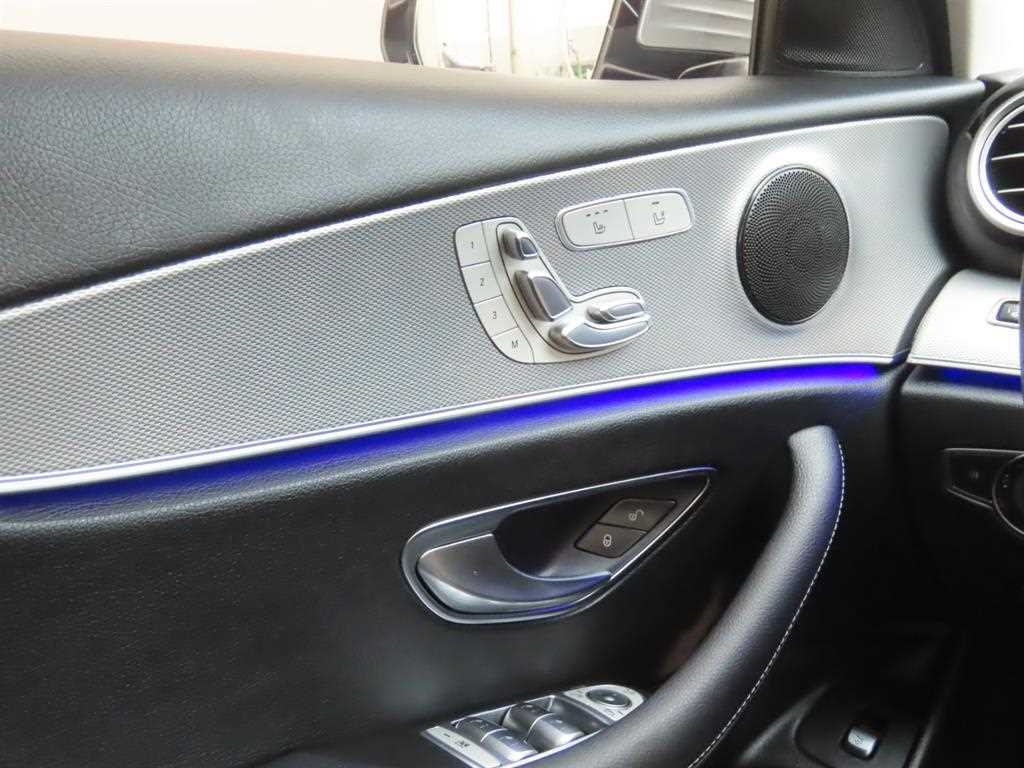 Mercedes-Benz E-Class — photo 13