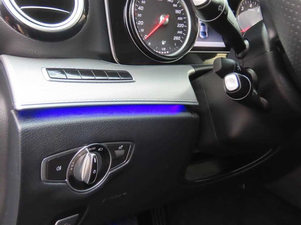 Mercedes-Benz E-Class — photo 14