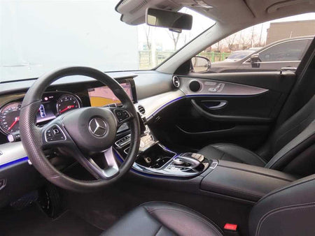 Mercedes-Benz E-Class — photo 16