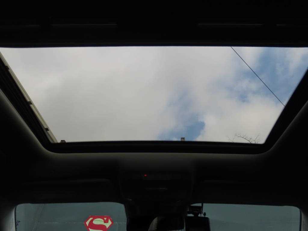 Mercedes-Benz E-Class — photo 17