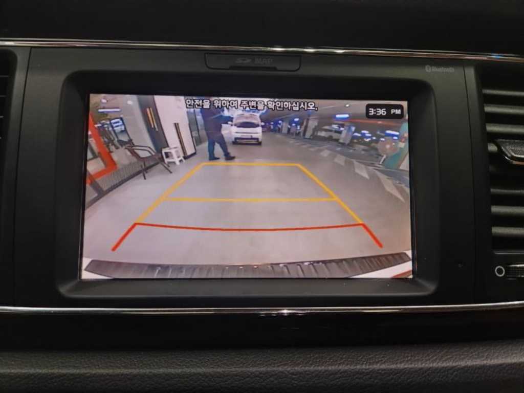 Kia Carnival — photo 13