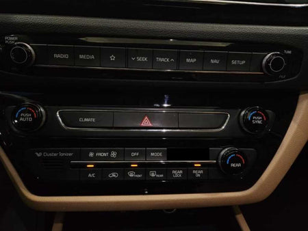 Kia Carnival — photo 14