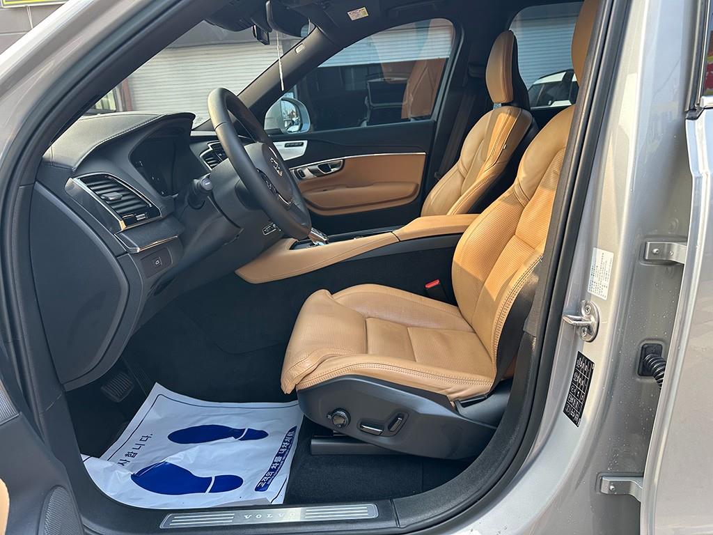 Volvo XC90 — photo 05