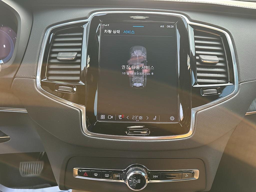 Volvo XC90 — photo 10