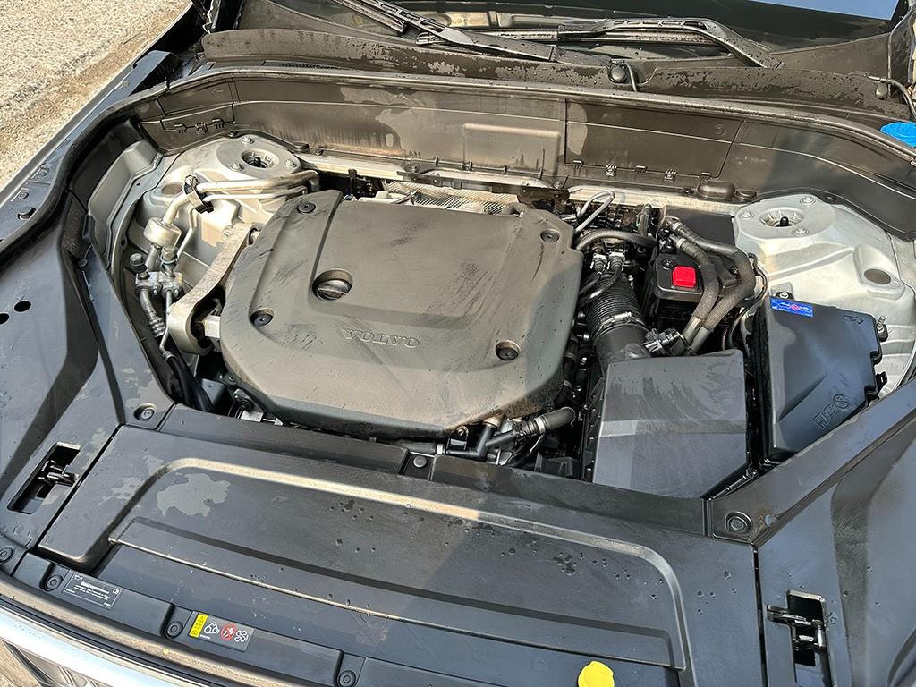 Volvo XC90 — photo 17