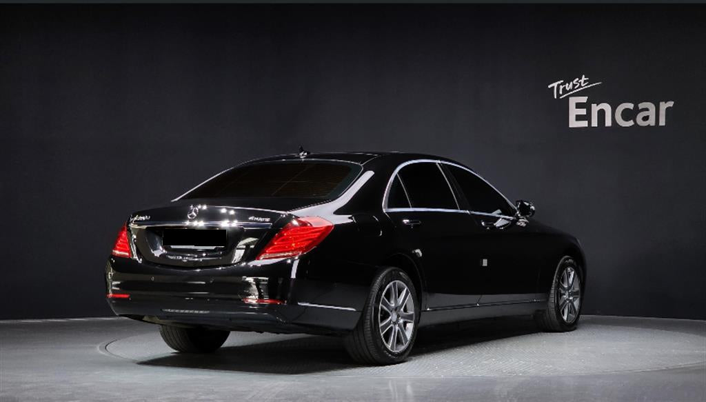 Mercedes-Benz S-Class — photo 02
