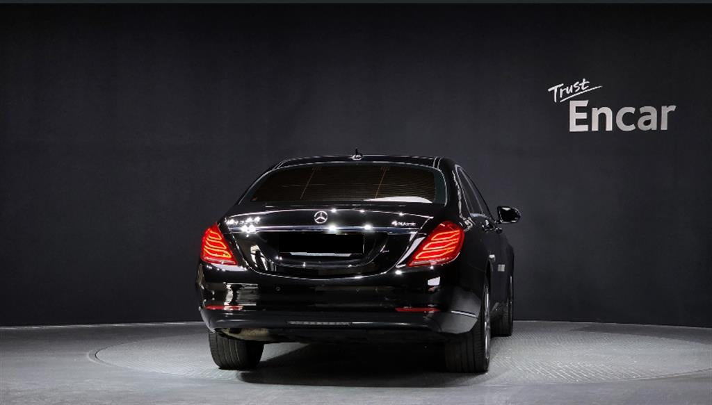 Mercedes-Benz S-Class — photo 04