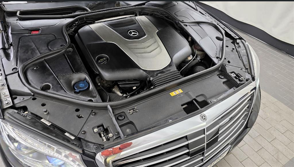 Mercedes-Benz S-Class — photo 06