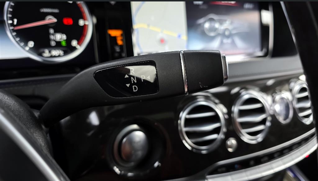 Mercedes-Benz S-Class — photo 09