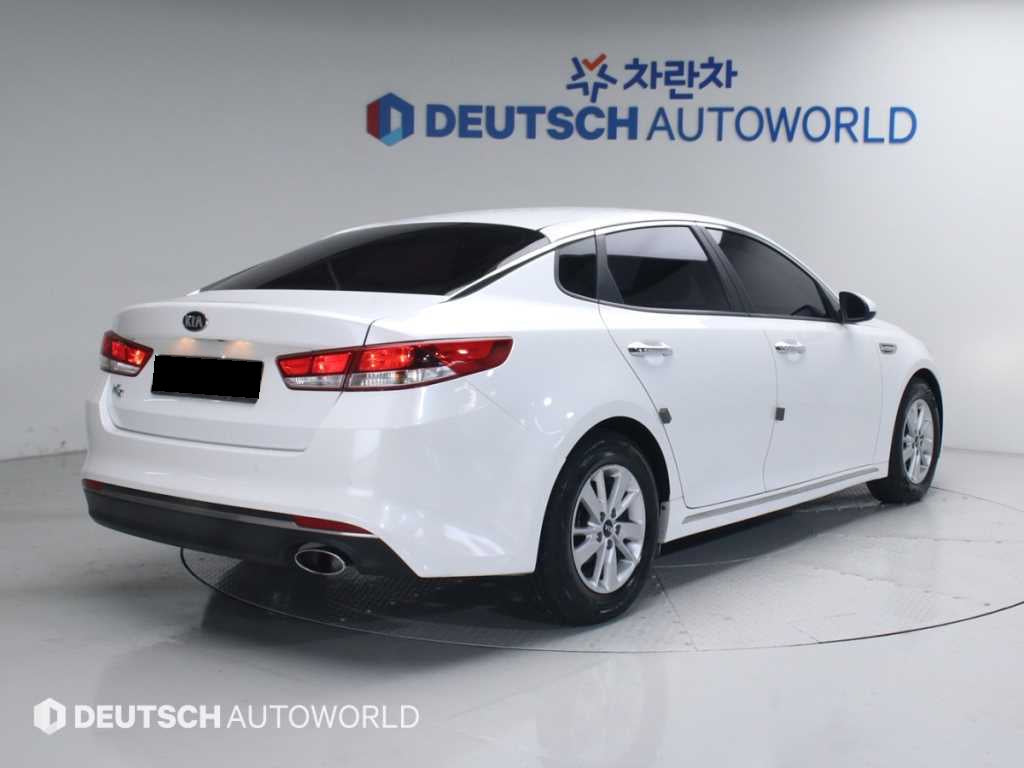 Kia K5 — photo 02